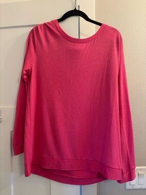 ZYIA Women's Long Sleeve Scoop Neck Top - Hot Pink